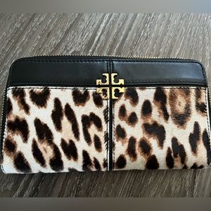 Tory Burch Continental Leopard 🐆 Wallet
